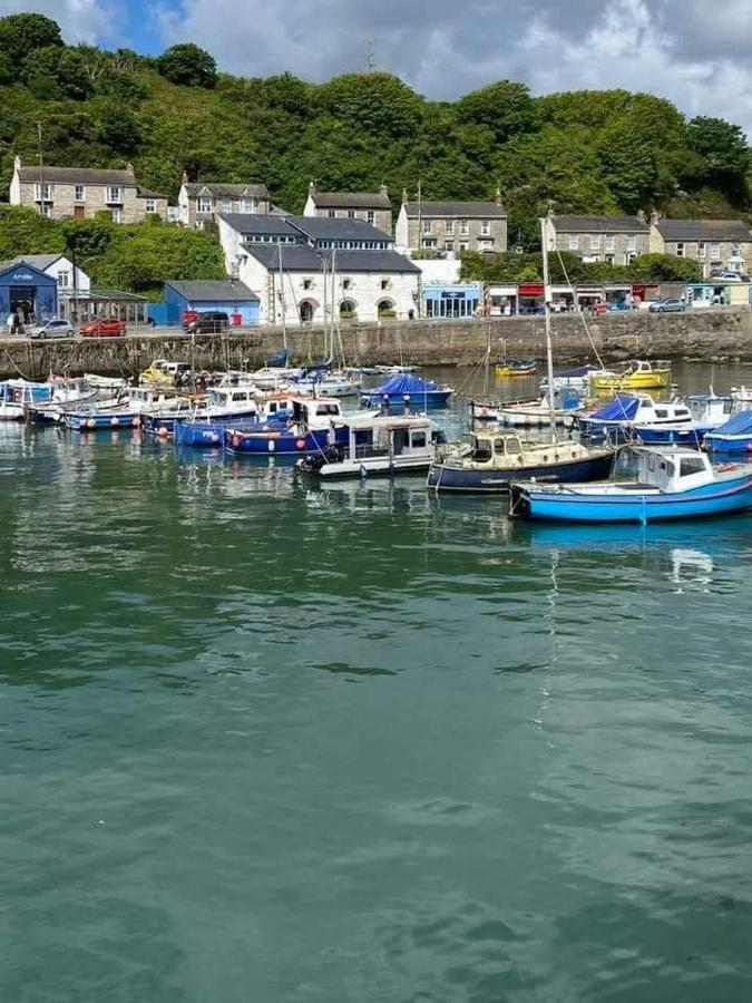 Farm Accommodation - The Lizard Peninsula, Cornwall Гелстон Екстер'єр фото